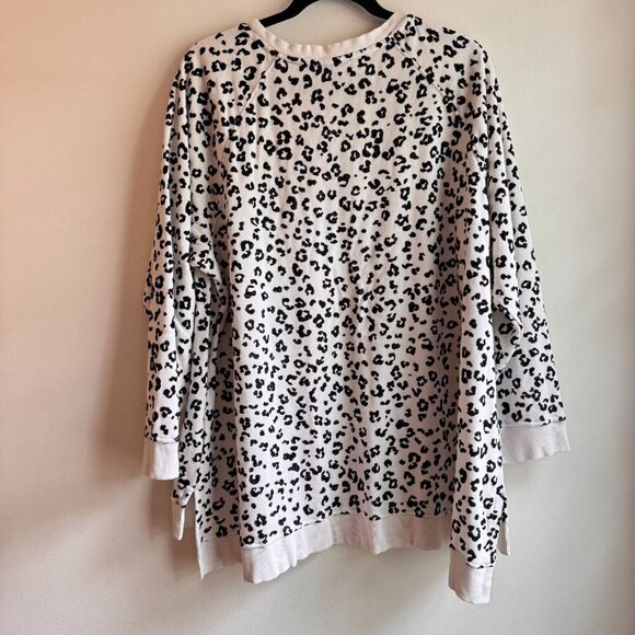 Jane and Delancey Animal Print Top Women's Light Crewneck Sweater Size 2X - Picture 2 of 3